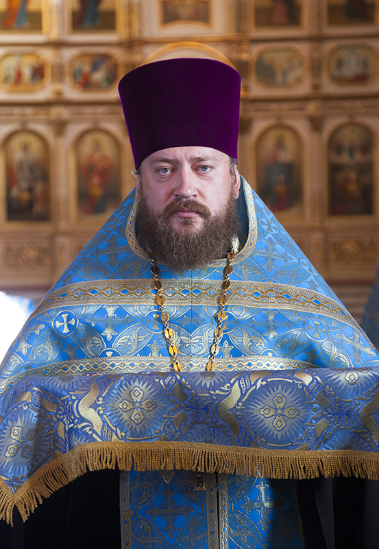 Священник Ярослав Коздринь