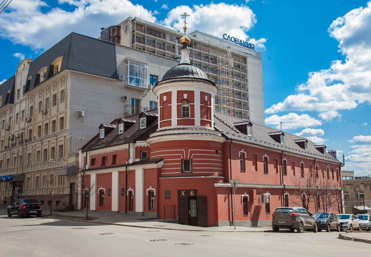 Арка и часовня Крестовоздвиженского женского монастыря — все, что осталось от великолепного комплекса зданий