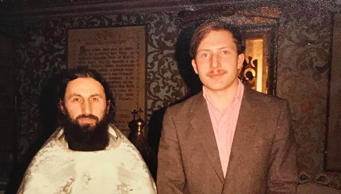 Игумен Онуфрий (Березовский) в 1984 году в Спасо-Преображенском храме в Переделкине после крещения друга протоиерея Владимира Вигилянского – Владимира Никитина. Фото из личного архива протоиерея Владимира Вигилянского