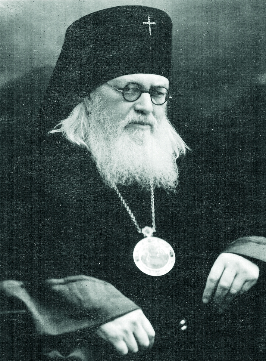 Святитель Лука (Войно-Ясенецкий, †1961), архиепископ Симферопольский и Крымский. Фото 1945 года с сайта https://drevo-info.ru