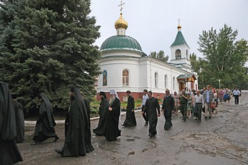 Чин о панагии после богослужения в день престольного праздника монастыря. 19 августа 2014 года Чин о панагии после богослужения в день престольного праздника монастыря. 19 августа 2014 года