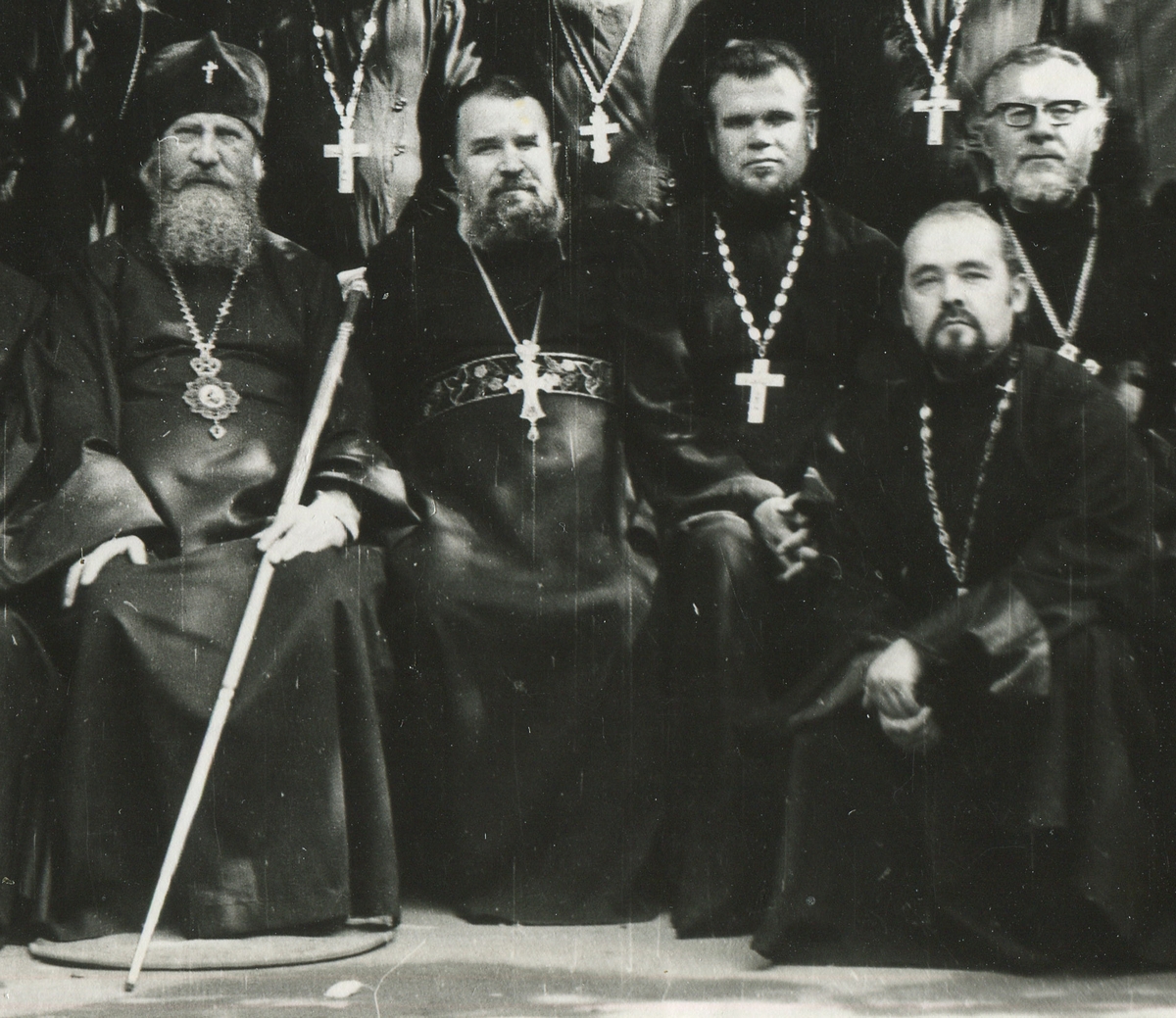 С архиепископом Пименом и духовенством епархии, конец 1980-х годов. С архиепископом Пименом и духовенством епархии, конец 1980-х годов.