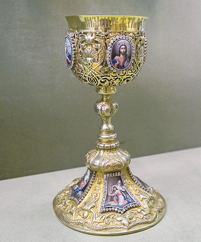 Потир. Середина XIX века. Серебро, позолота, чеканка, живопись по эмали