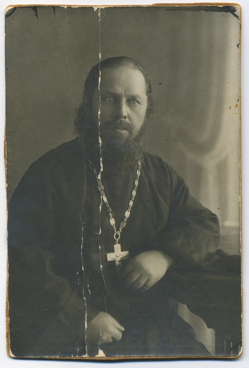 Священник Николай Алексеевский. Фото из семейных архивов Вячеслава Анатольевича Толмачёва и Ларисы Сергеевны Алексеевской