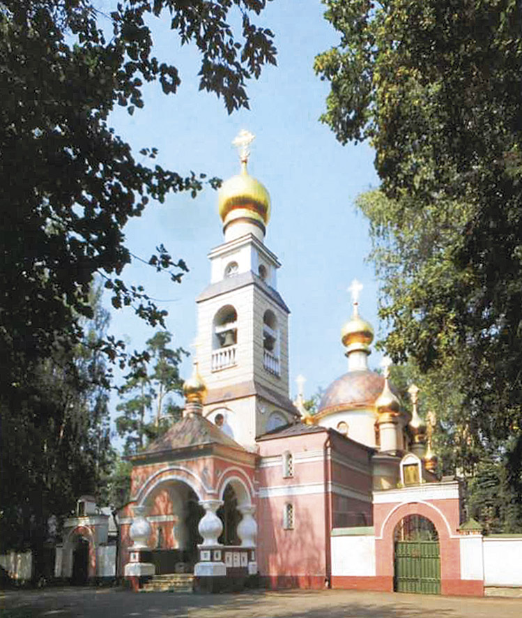 Храм Преображения Господня в Переделкине 