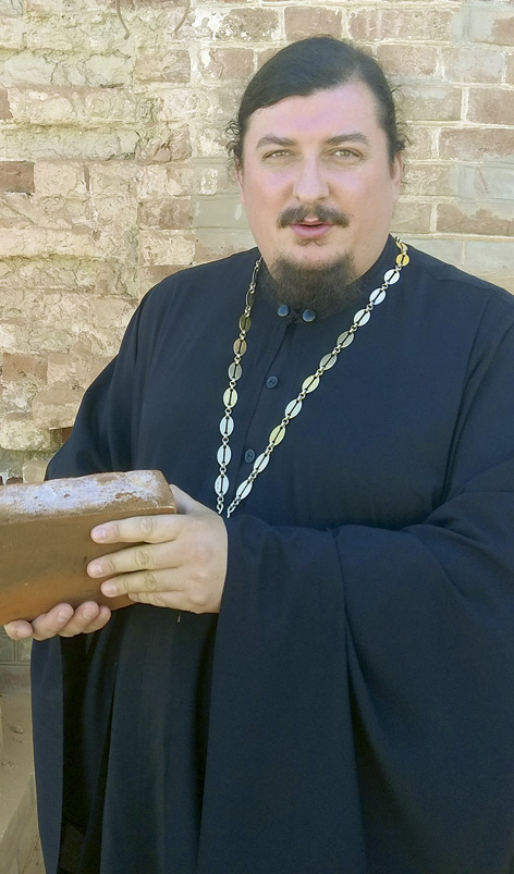 Священник Виктор Копырин