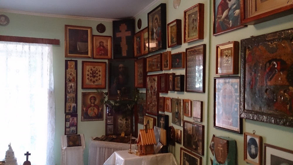 В келье о. Иоанна