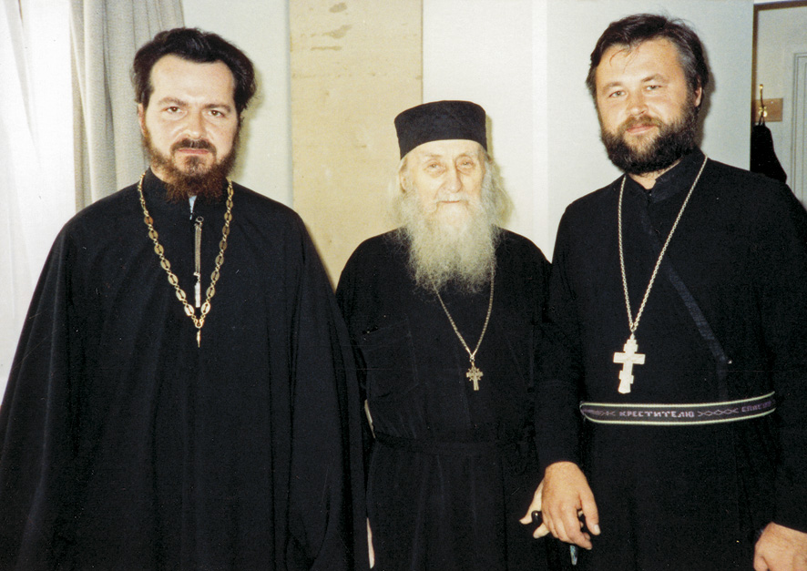 Cо схиархимандритом Софронием (Сахаровым). Великобритания, 1987 год Cо схиархимандритом Софронием (Сахаровым). Великобритания, 1987 год