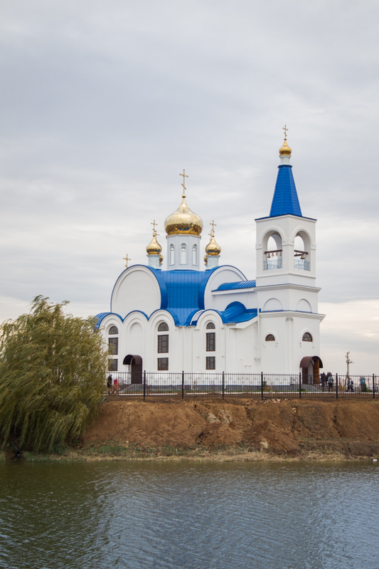 Храм в поселке Горный