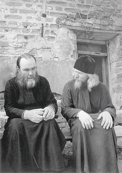 Архимандрит Ипполит и монах Иоанникий — первые насельники возрождаемого монастыря