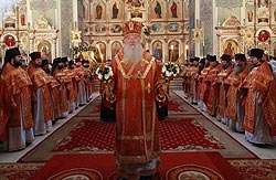 В день памяти святых равноапостольных Кирилла и Мефодия Митрополит Ювеналий совершил Божественную литургию в Покровском храме Саратова