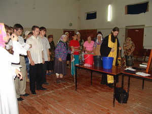 Миссионерская поездка в село Багаевка Саратовского района. Июнь, 2006. Фото: Елена Антонова 