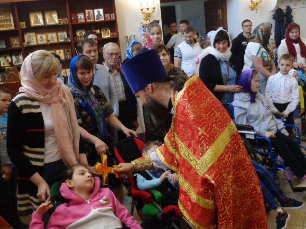 Литургия для детей с паллиативными диагнозами во Введенском храме Саратова