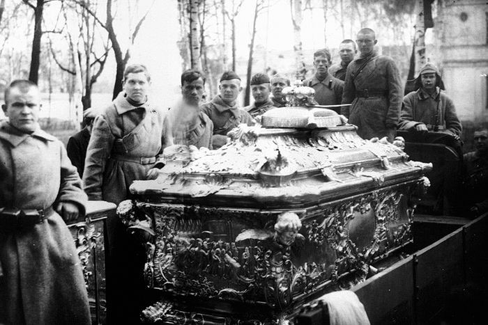 Вскрытие мощей св. блгв. кн. Александра Невского