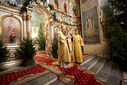 Епископ Саратовский и Вольский Лонгин совершил Великую Рождественскую вечерню в храме в честь Покрова Божией Матери города Саратова