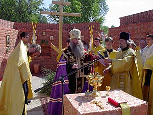 Епископ Лонгин совершил Чин основания храма во имя святого праведного Иоанна Кронштадтского в селе Мокроус
