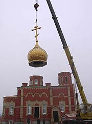 Епископ Саратовский и Вольский Лонгин совершил Чин освящения куполов строящегося храма в честь Рождества Христова в селе Рыбушка Саратовского района