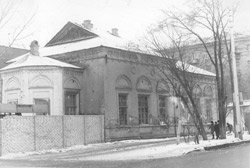 Серафимовский храм, в котором расположено общежитие_1981 год