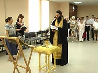 Благочинный Вольского округа освятил новое здание УФМС