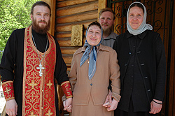 Отец Сергий, Оля, Петр и Лариса