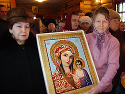 Деревянный Казанский храм Вольска перенесен в поселок Новоселы