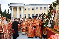 Молебен перед иконой святых равноапостольных Кирилла и Мефодия 
