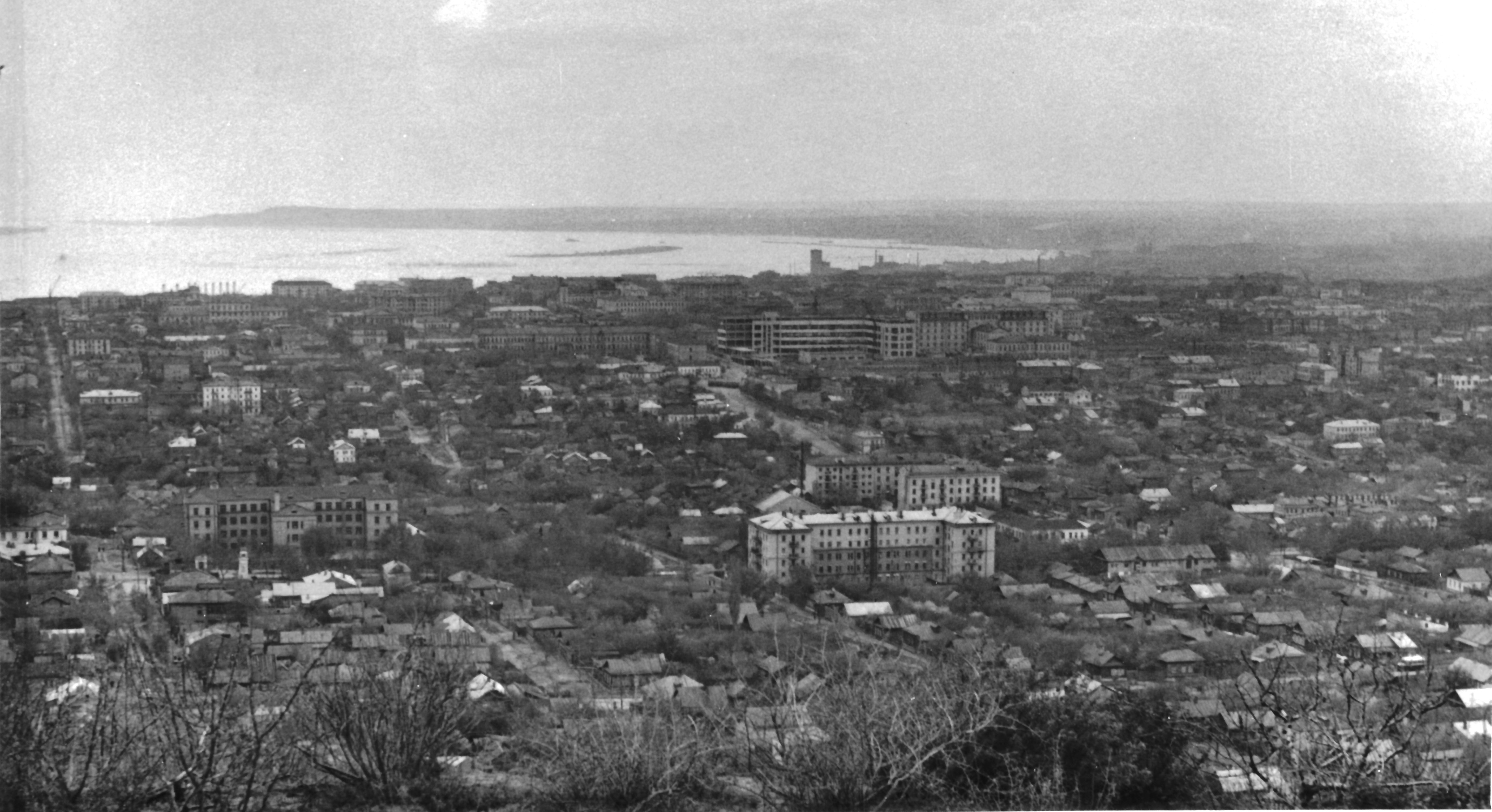 Саратов после закрытия и разрушения храмов. Вид с Соколовой горы