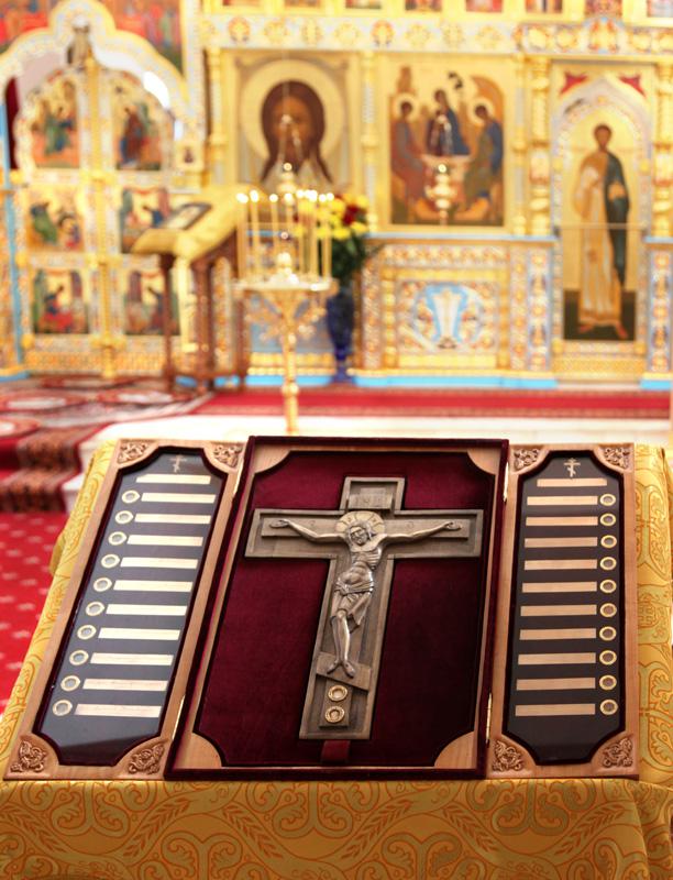 Крест-мощевик