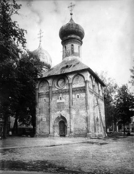 Юго-западный фасад Духовской церкви до реставрации Юго-западный фасад Духовской церкви до реставрации