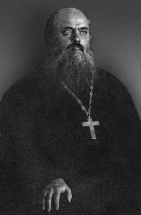 Протоиерей Геннадий Махровский (фото 1914 года; из личного архива Е. Б. Софинской)