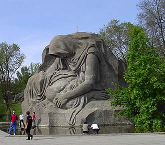 Мамаев курган. Мать, плачущая над погибшим сыном