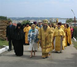 Епископ Саратовский и Вольский Лонгин, Любовь Константиновна Слиска, настоятельница Свято-Алексиевского Монастыря монахиня Феодосия