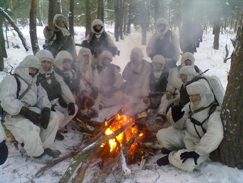 Разведчики в лесу
