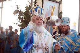 Святейший Патриарх Кирилл совершил Божественную литургию в Почаевской лавре