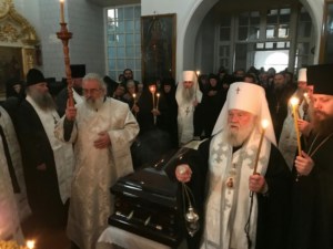 Митрополит Лонгин принял участие в погребении новопреставленного Митрополита Нежинского и Прилукского Иринея
