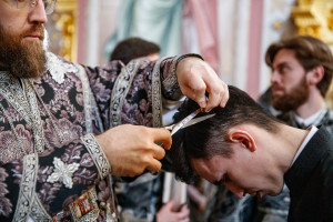 Литургия Преждеосвященных Даров в Свято-Троицком кафедральном соборе Саратова