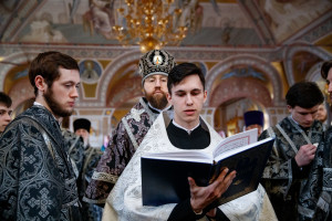 Литургия Преждеосвященных Даров в Свято-Троицком кафедральном соборе Саратова