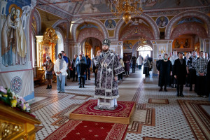 Литургия Преждеосвященных Даров в Свято-Троицком кафедральном соборе Саратова