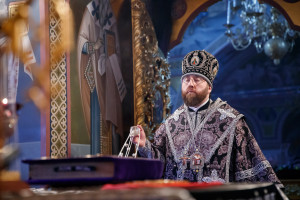 Литургия Преждеосвященных Даров в Свято-Троицком кафедральном соборе Саратова