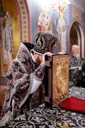 Литургия Преждеосвященных Даров в Свято-Троицком кафедральном соборе Саратова