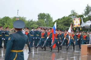 Представители епархии поздравили молодых офицеров Вольского военного института