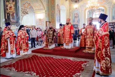 Антипасха. Литургия. Соборное служение архиереев Саратовской митрополии. Покровский собор