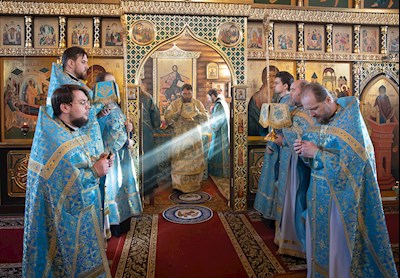 Митрополит Игнатий совершил Божественную литургию на праздник Сретения Господня в храме в честь Сретения Господня г. Саратова 15.02.2023