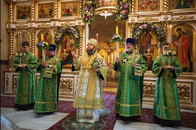 Митрополит Игнатий совершил всенощное бдение в Свято-Троицком кафедральном соборе города Покровска