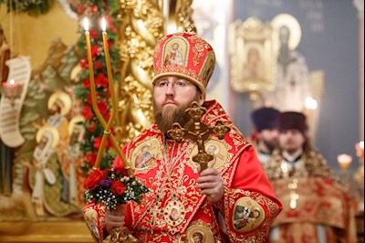 Митрополит Игнатий в ночь в 15 на 16 апреля совершил пасхальное богослужение в Свято-Троицком кафедральном соборе города Саратова