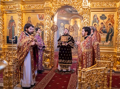 Неделя 3-я Великого поста. Литургия. Свято-Троицкий кафедральный собор города Саратова