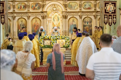 Соборное служение Архиереев в Покровском соборе города Саратова