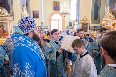 В день празднования в честь Казанской иконы Божией Матери за Литургией была совершена хиротесия во чтеца студента СПДС Вячеслава Дмитриева (21.07.2021)