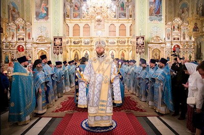 В ночь с 26 по 27 июня митрополит Игнатий совершил Божественную литургию в Покровском соборе города Саратова «первая часть»