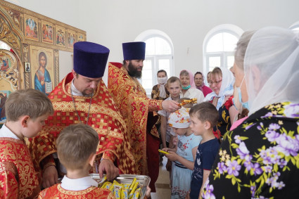 В храме священномученика Германа, епископа Вольского, г. Вольска совершена первая Божественная литургия